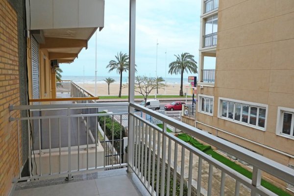 Apartamentos Gandia Primera Linea de Playa 3000