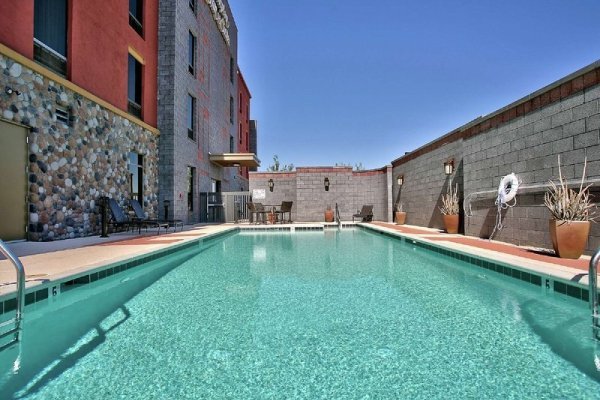 Hampton Inn & Suites Scottsdale at Talking Stick