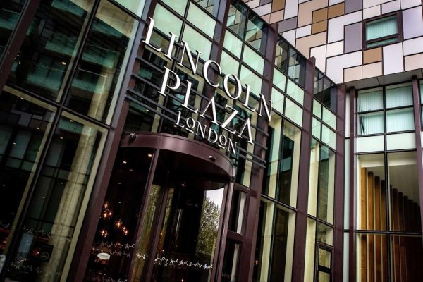 Lincoln Plaza London Curio Collection By Hilton