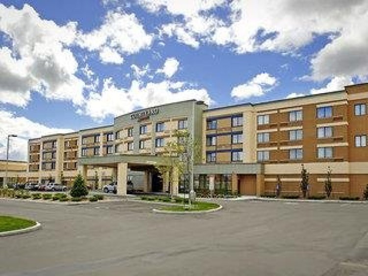 Courtyard Kingston Highway 401 Division Street