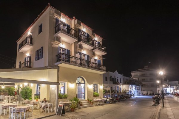 Stelios Hotel