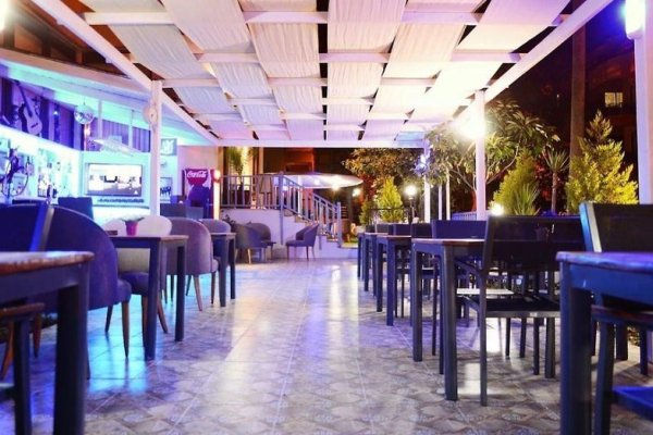 Avisos Hotel & Apartments