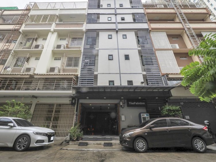 The Palm Apartment by OYO Rooms