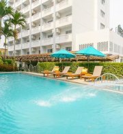 Recenta Suite Phuket Suanluang