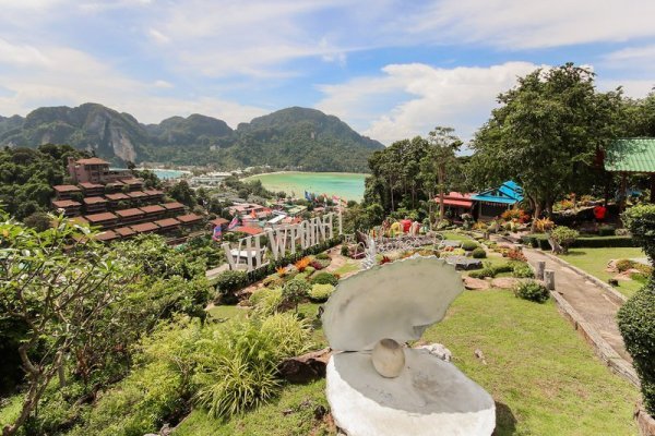 Pirates House Phi Phi Island