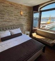 Weingart Port Hotel
