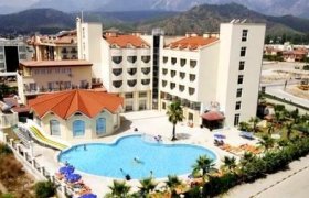 Larissa Inn recenzie