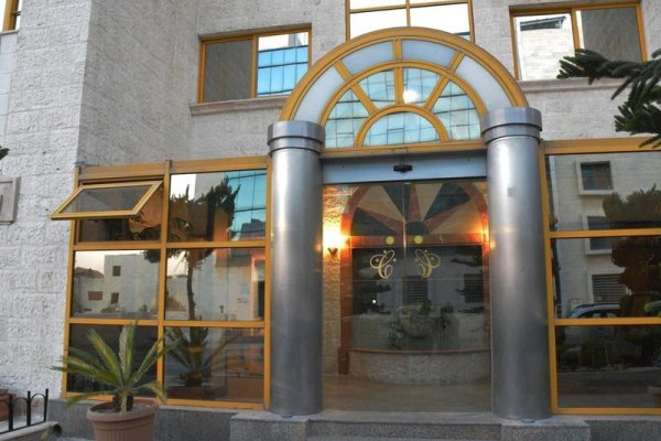 Capri Hotel Suites