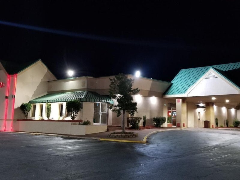 Ramada Hotel & Suites Warner Robins