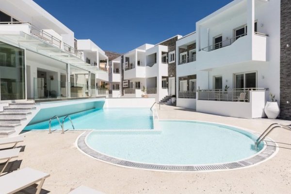 Cyano Hotel