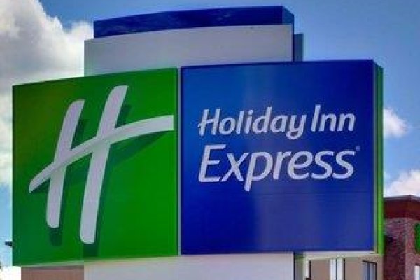 Holiday Inn Express & Suites Bronx  Nyc