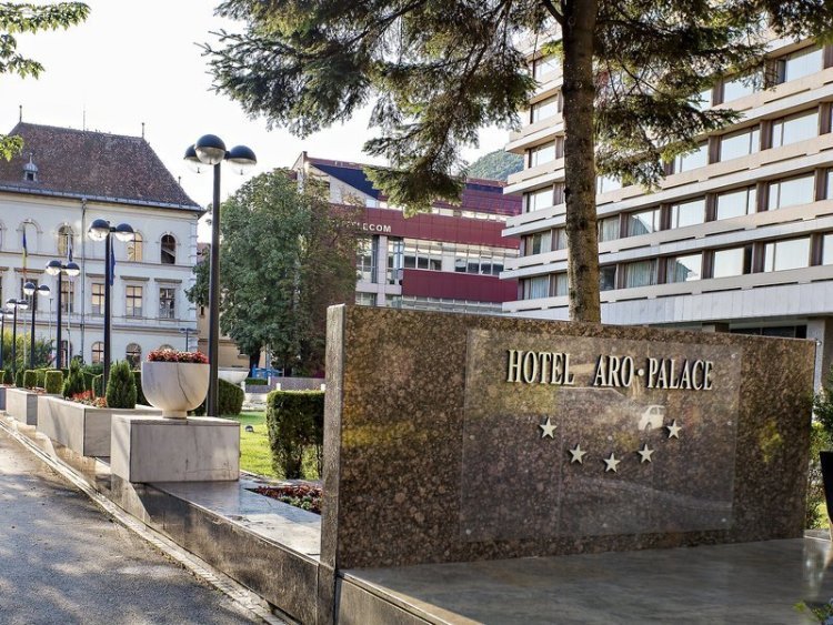Aro Palace