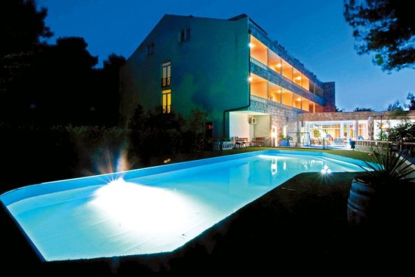 Hotel & Villa Sveti Kriz & Kamp Sveti Kriz