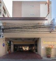 J Place Hotel