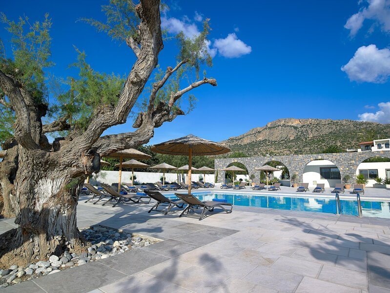 Coriva Beach Hotel & Bungalows