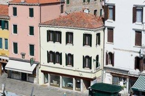 Leone Hotel