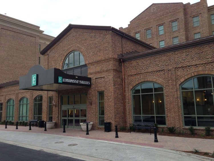 Embassy Suites by Hilton Savannah