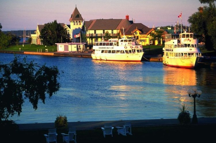 Colonial Resort
