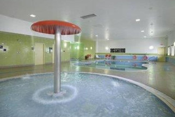 Hampton Inn & Suites By Hilton Edmonton/West