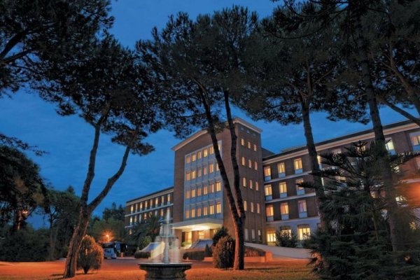 Ele Green Park Hotel Pamphili