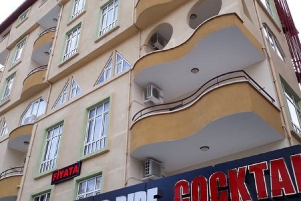 Larsen's Suit Hotel