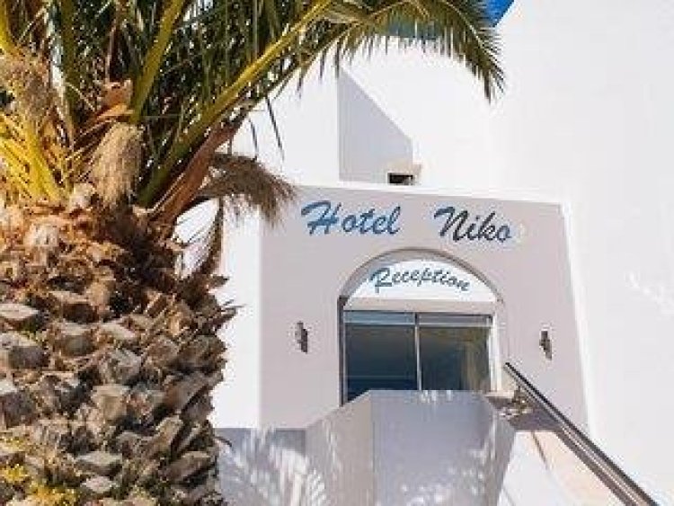 Nikos Hotel
