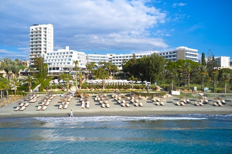 Mediterranean Beach Hotel recenzie
