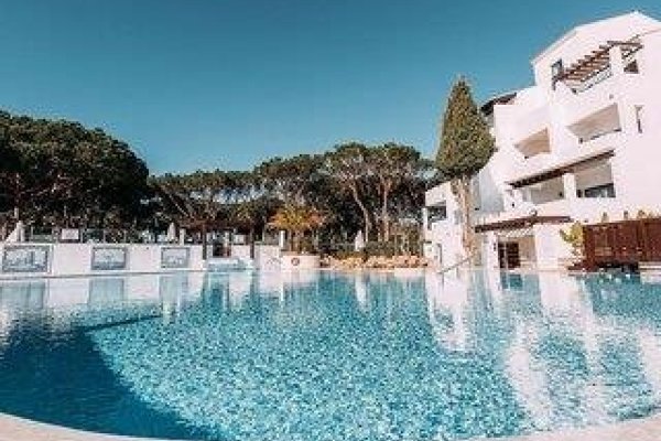 Pine Cliffs Suites