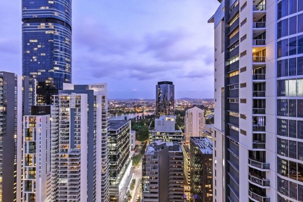 Oaks Brisbane Festival Suites