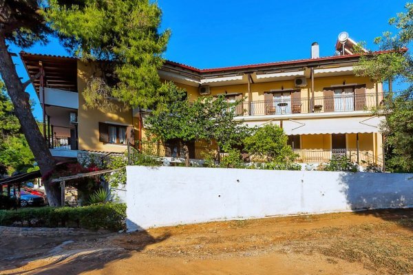 Xenios Karnagio Apartments
