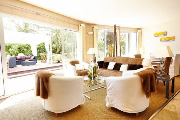 Carnac Lodge & Hotel