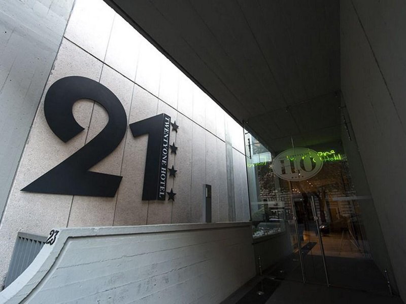 Hotel Twenty One recenzie