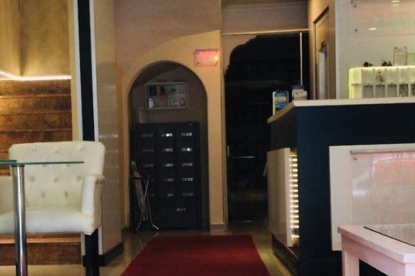 Hotel La White