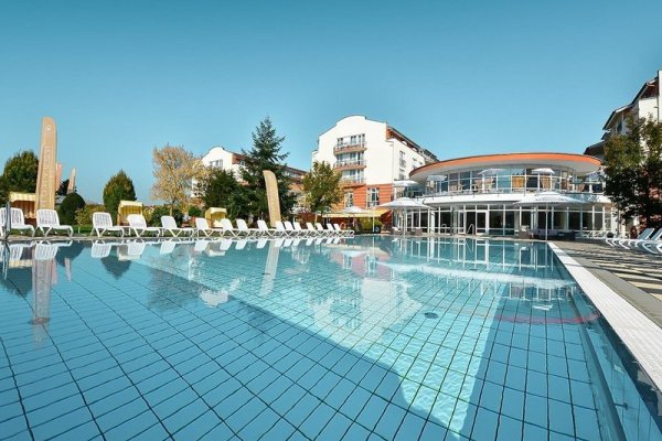 The Monarch Hotel
