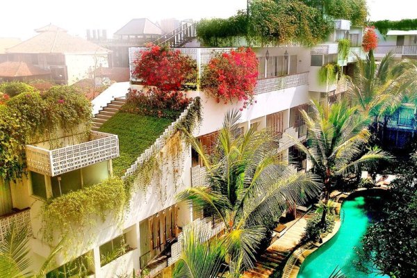 The Akmani Legian