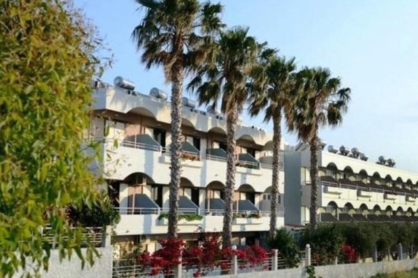 Marianna Hotel & Apartments
