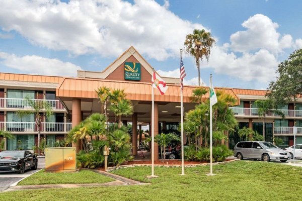 Quality Inn & Suites Tarpon Springs