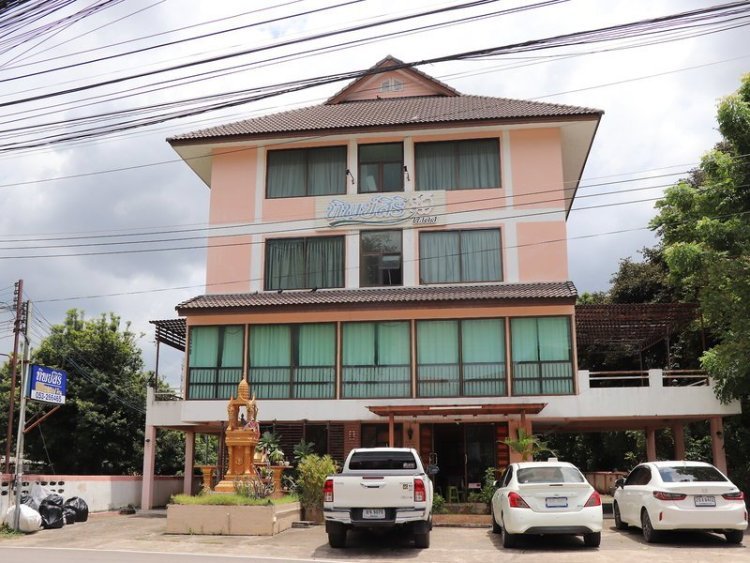 Tipsiri Place by OYO Rooms