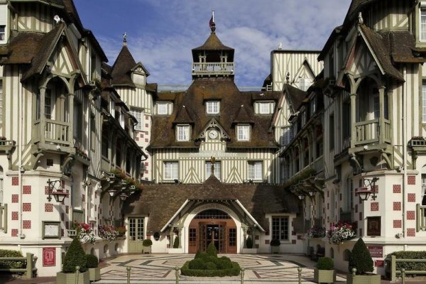 Hotel Barriere Le Normandy