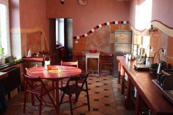 El Hostel