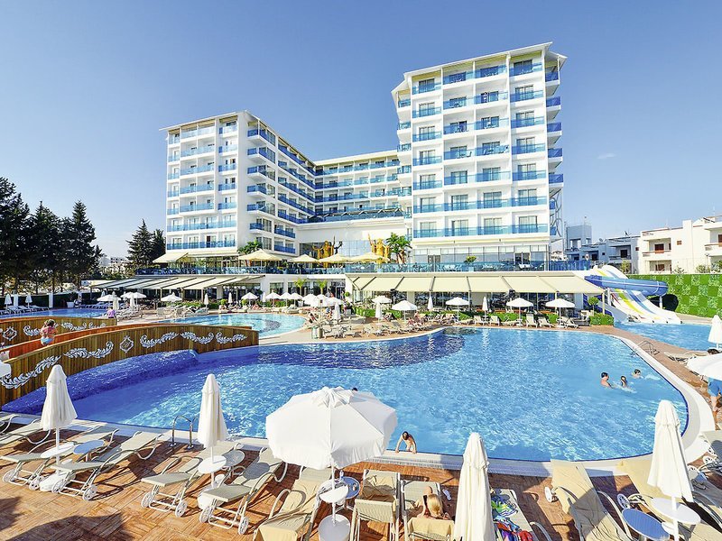 Azura Deluxe Resort & Spa Hotel recenzie