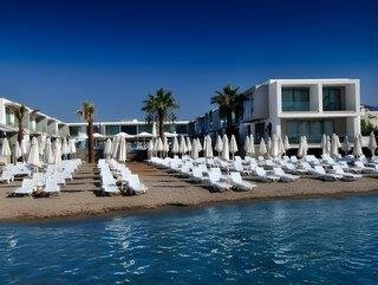 Luga Boutique Hotel    Beach & Restaurant