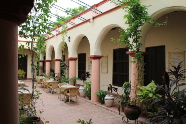 Hotel E La Avellaneda