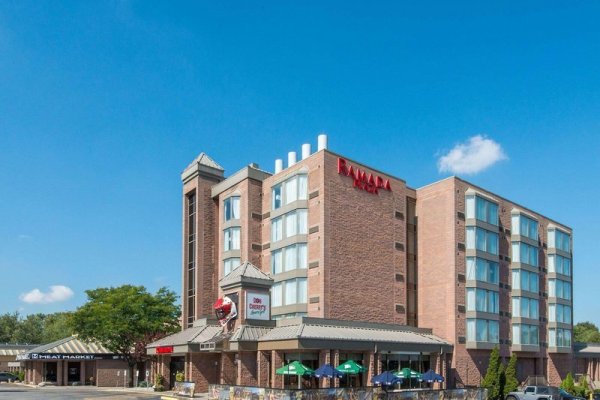 Ramada Plaza Niagara Falls