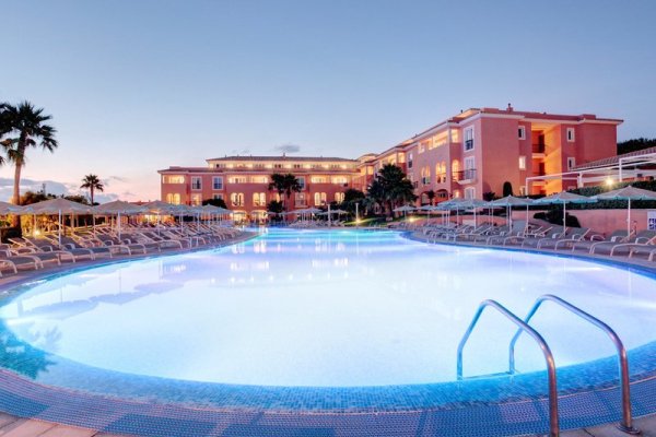 Grupotel Macarella Suites & Spa