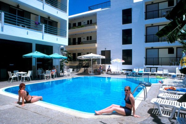 Poseidon Hotel & Apartments