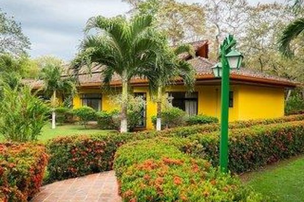 Papagayo Golden Palms Beachfront Hotel