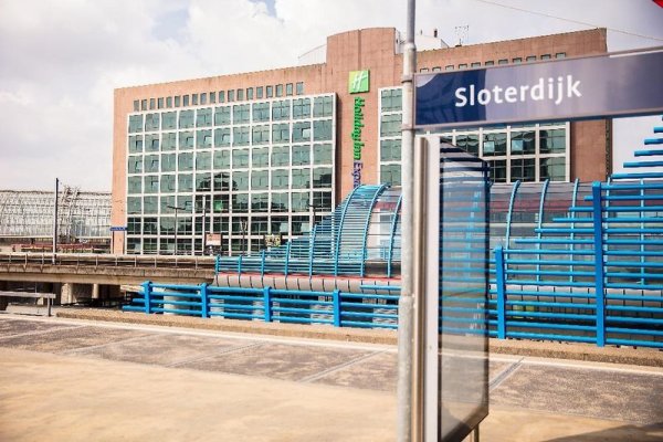 Holiday Inn Express Amsterdam Sloterdijk Station
