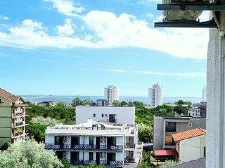 Blue Sky Hotel