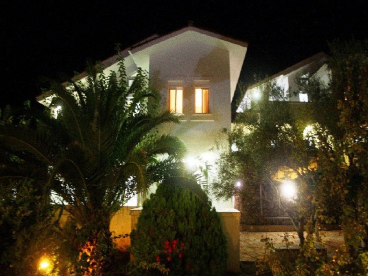 Aris Villas